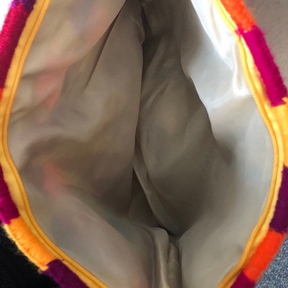 Tulum handcrafted pom pom woven bag from Mexico - Picture 6 of 6